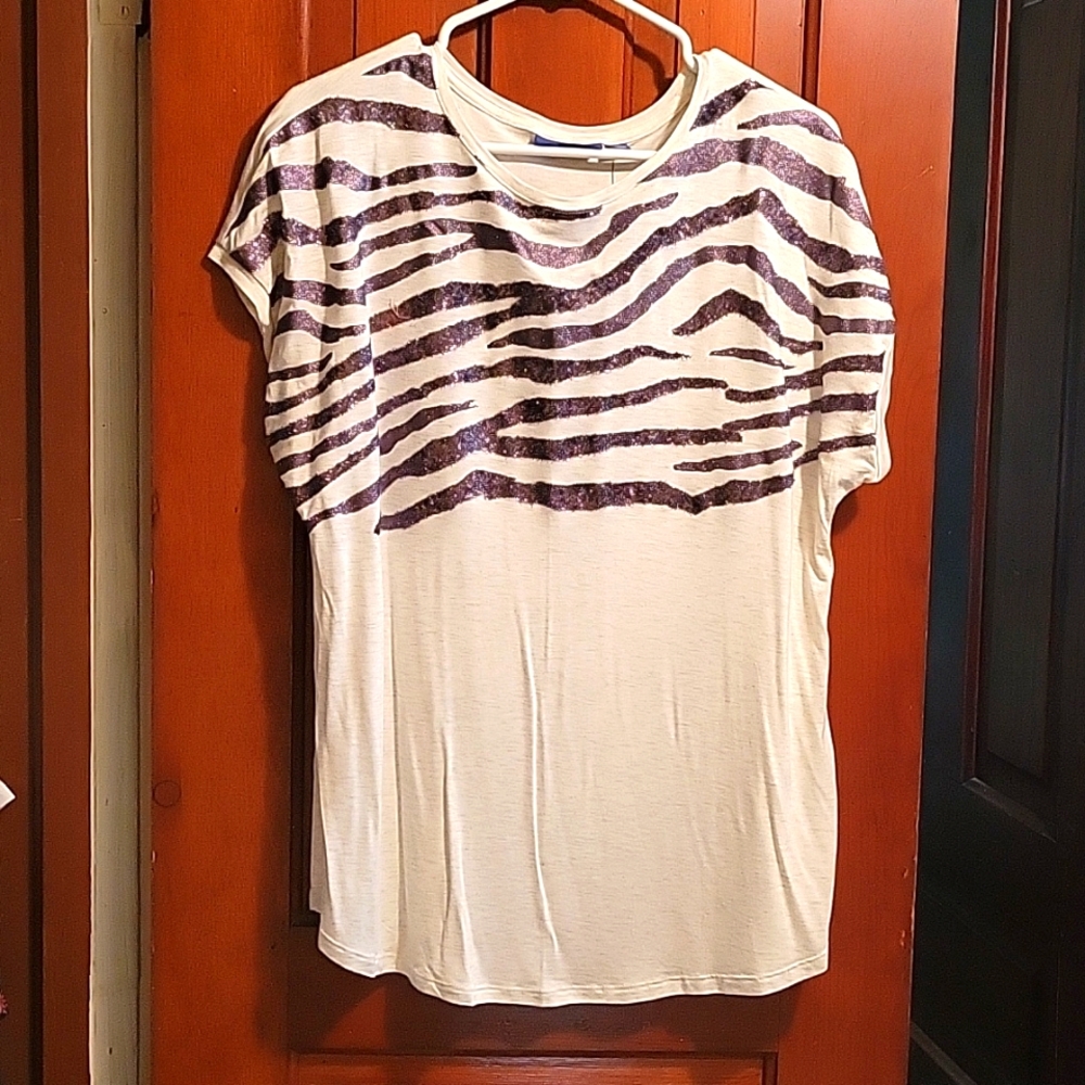 NWT Apt. 9 Sparkle T-Shirt, Size Large!